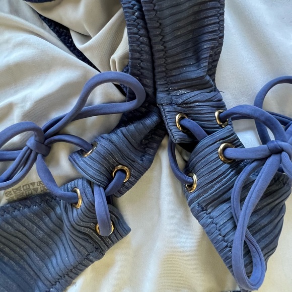 Metallic blue VS sum bottom - Picture 3 of 4